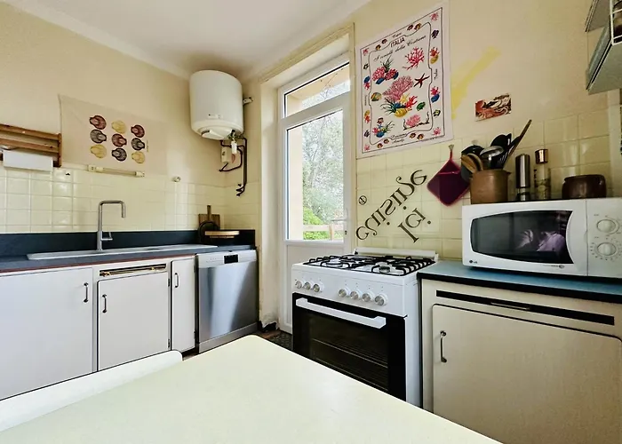 Maison Familiale 4 Chambres, 11 Personnes Holiday home